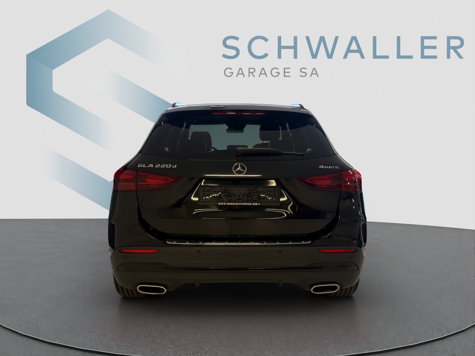 MERCEDES-BENZ GLA 220 AMG Line 4matic-image-4