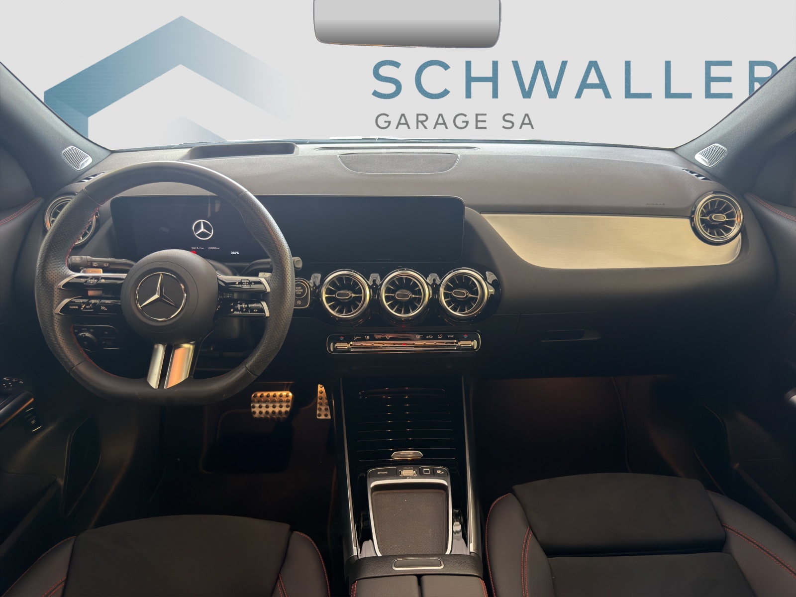 MERCEDES-BENZ GLA 220 AMG Line 4matic-image-9