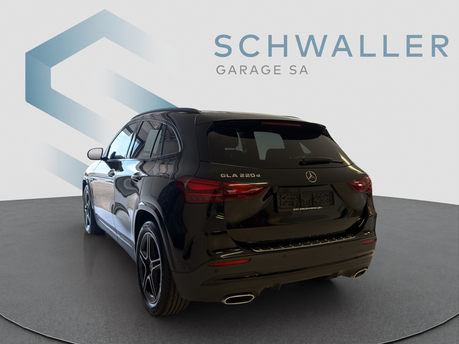 MERCEDES-BENZ GLA 220 AMG Line 4matic-image-5