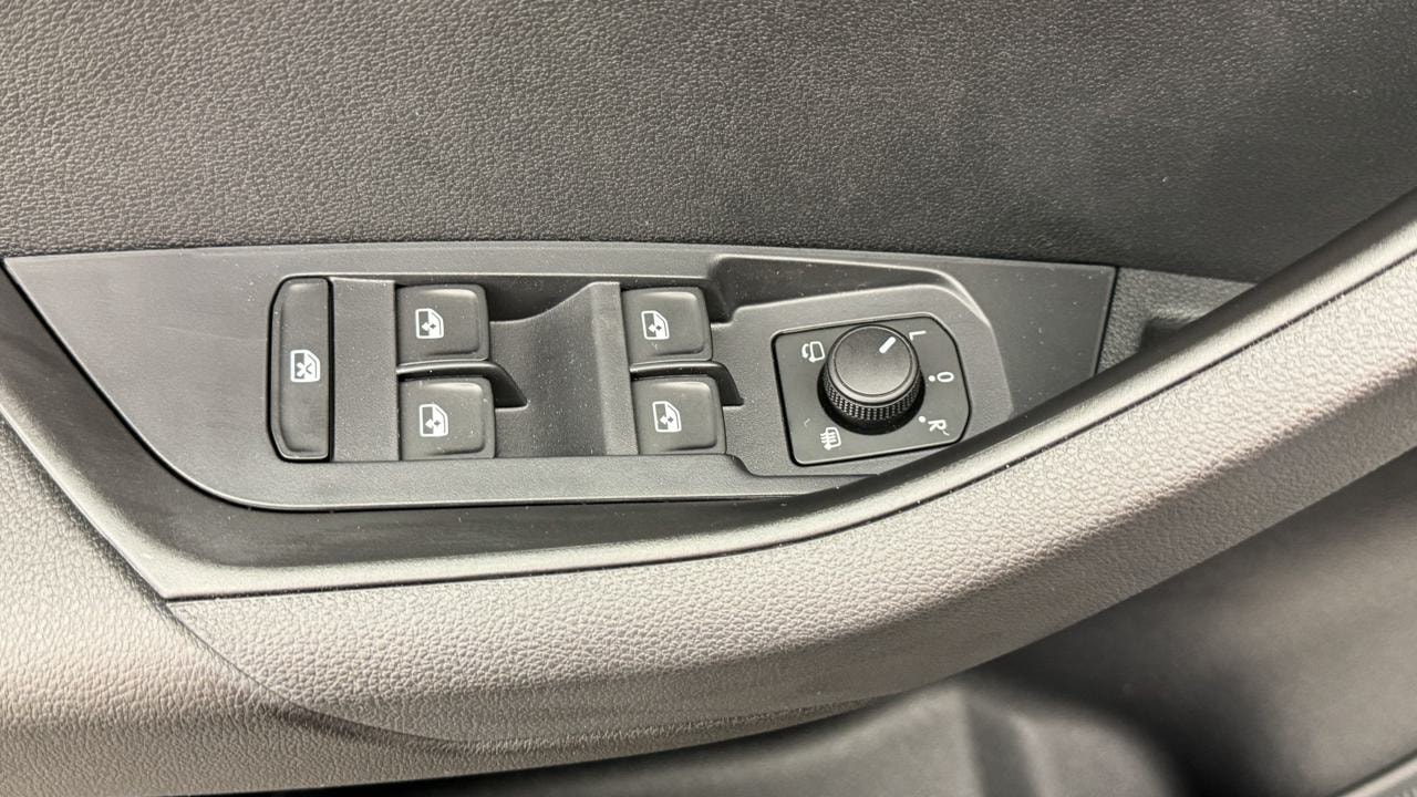 SKODA Karoq 2.0 TSI SportLine 4x4 DSG-image-8