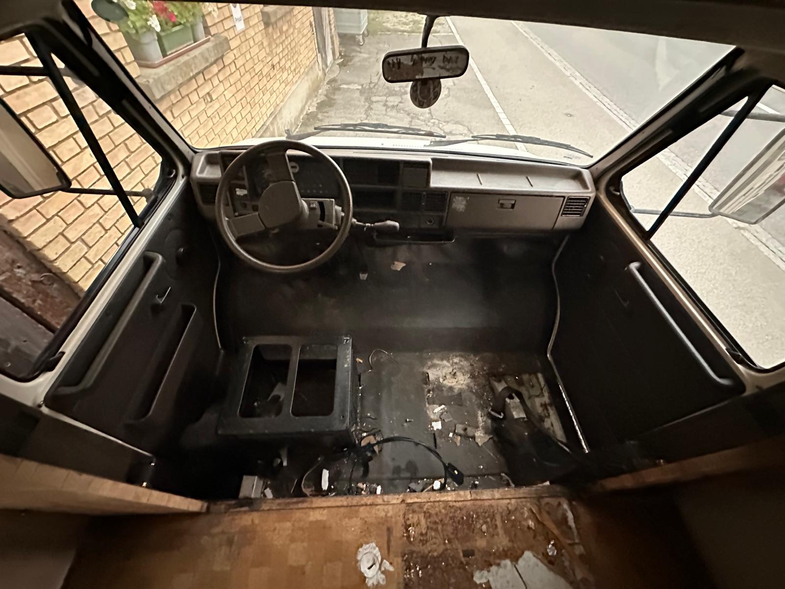 FIAT Tiny House - leer ohne Motor-image-4