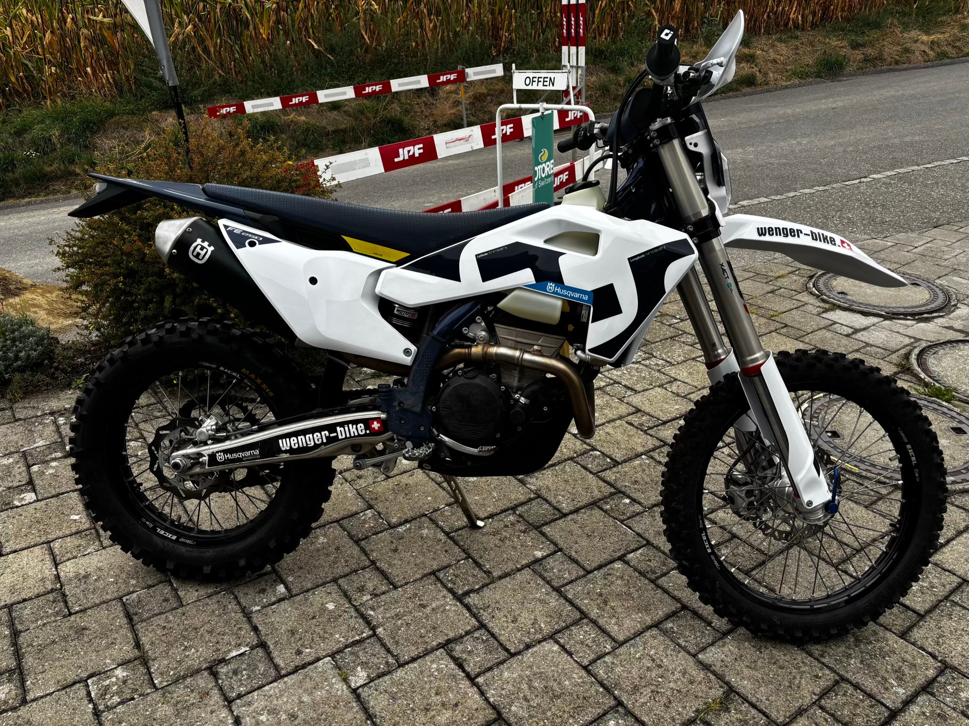 HUSQVARNA FE 250-image-1