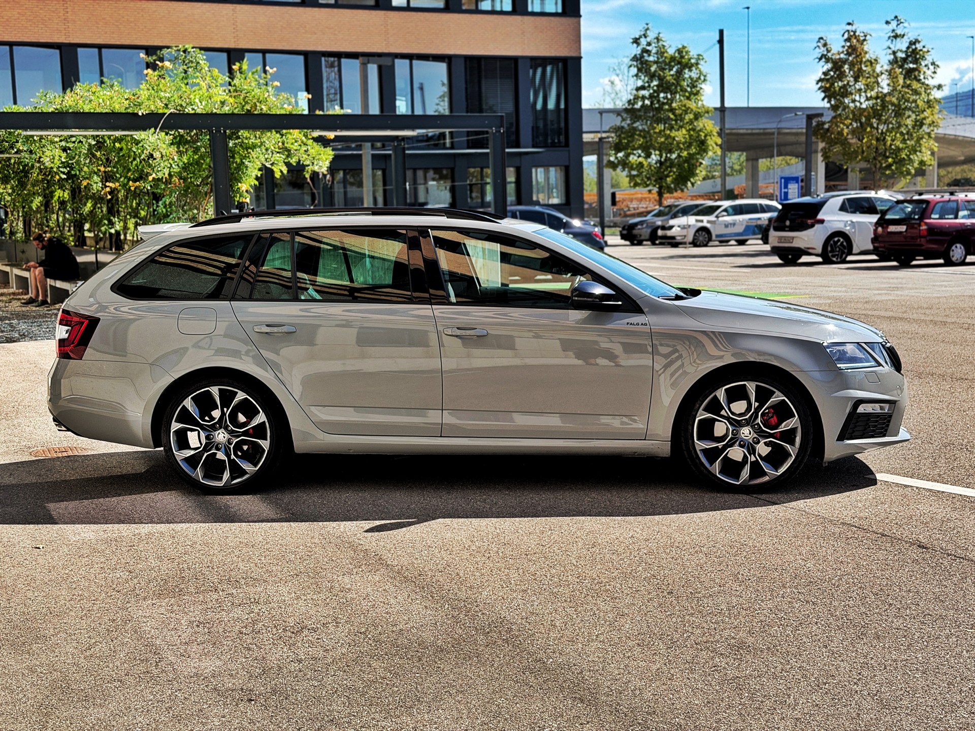 SKODA Octavia Combi 2.0 TDI RS 4x4 DSG-image-6