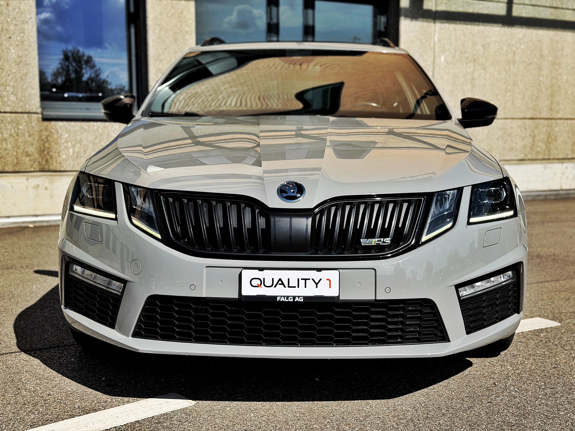 SKODA Octavia Combi 2.0 TDI RS 4x4 DSG-image-4