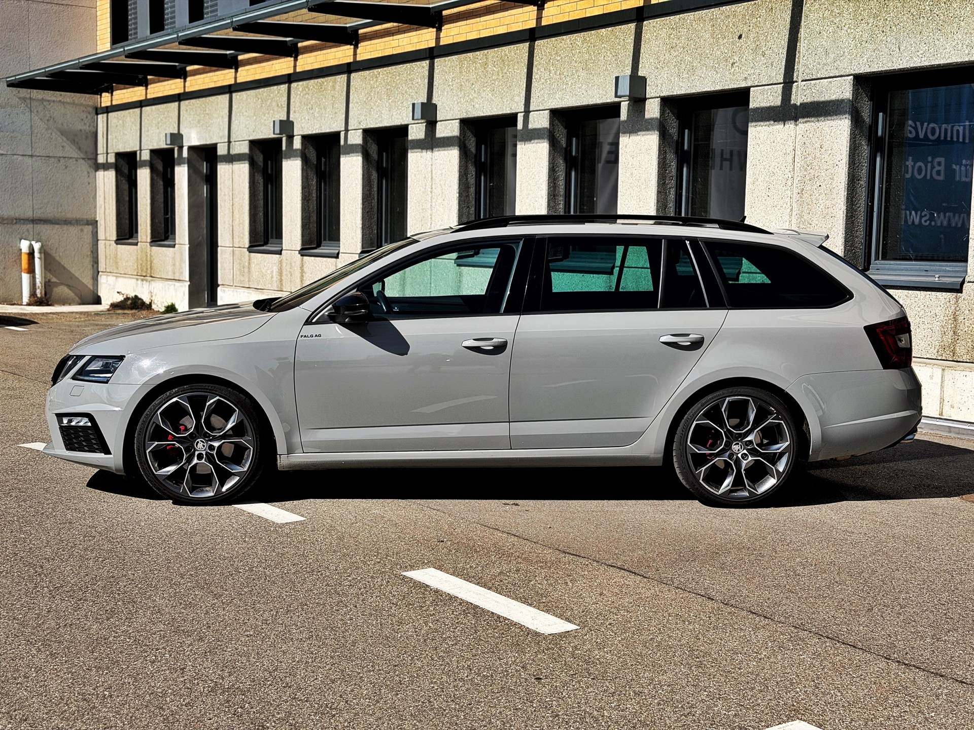 SKODA Octavia Combi 2.0 TDI RS 4x4 DSG-image-1