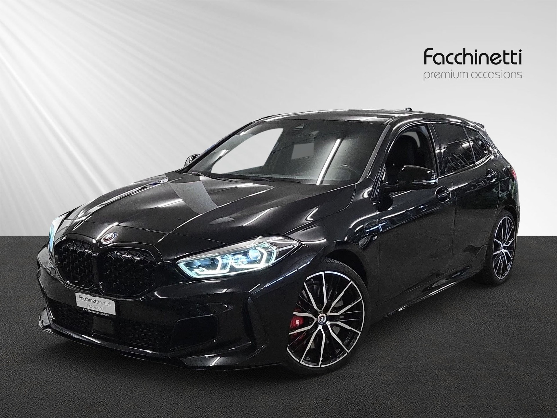 BMW M135i xDrive Steptronic-image-0