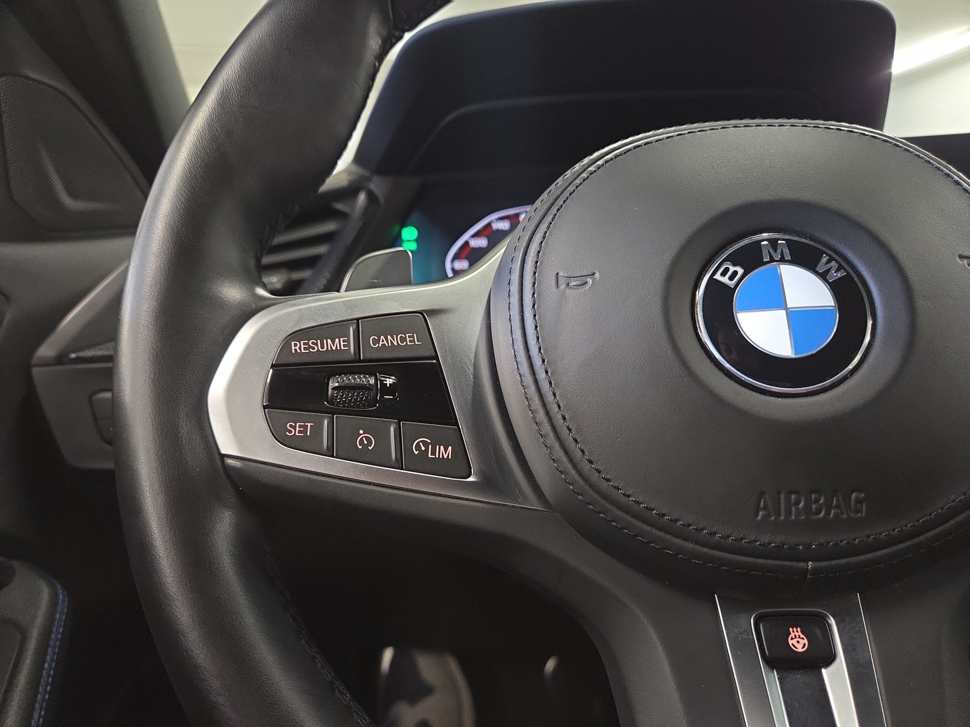 BMW M135i xDrive Steptronic-image-13