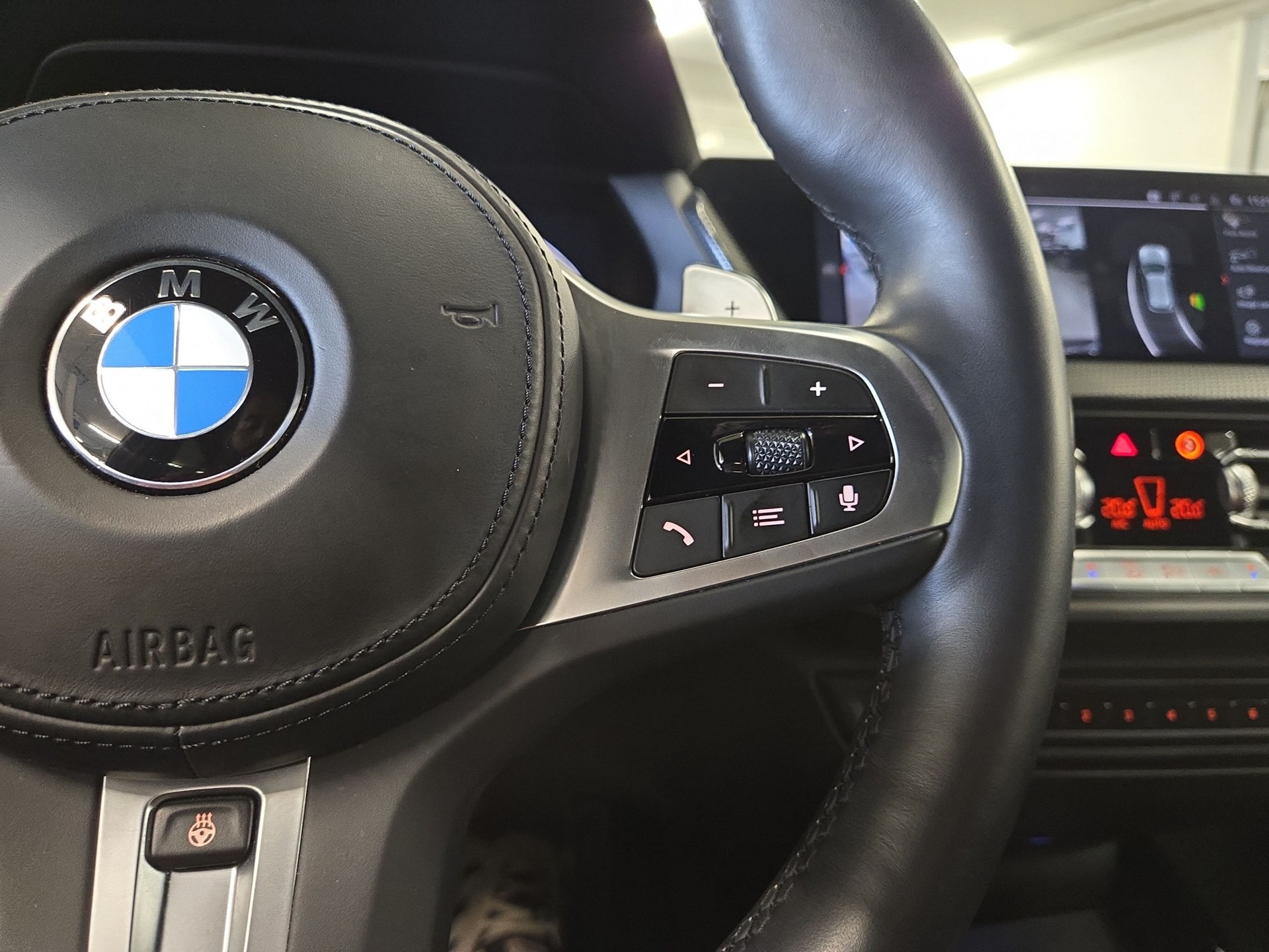 BMW M135i xDrive Steptronic-image-14