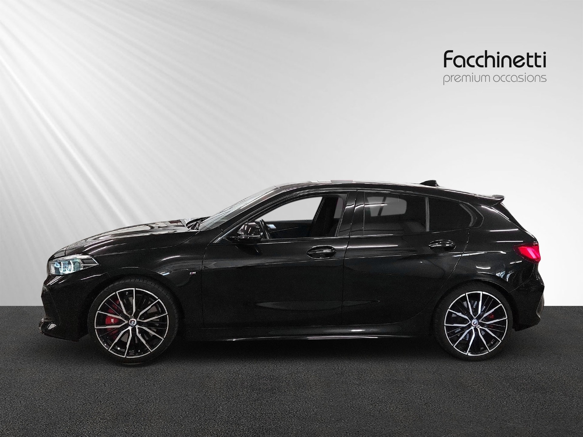 BMW M135i xDrive Steptronic-image-1