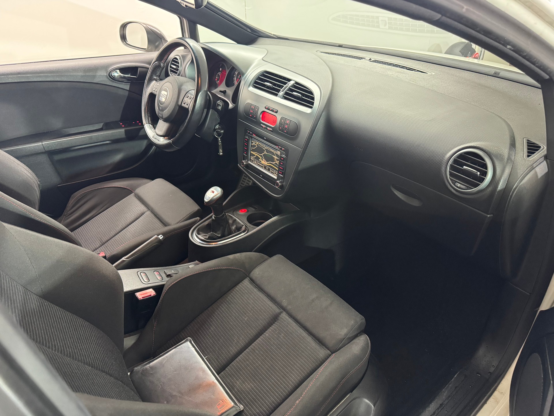 SEAT Leon 2.0 TSI Cupra-image-9