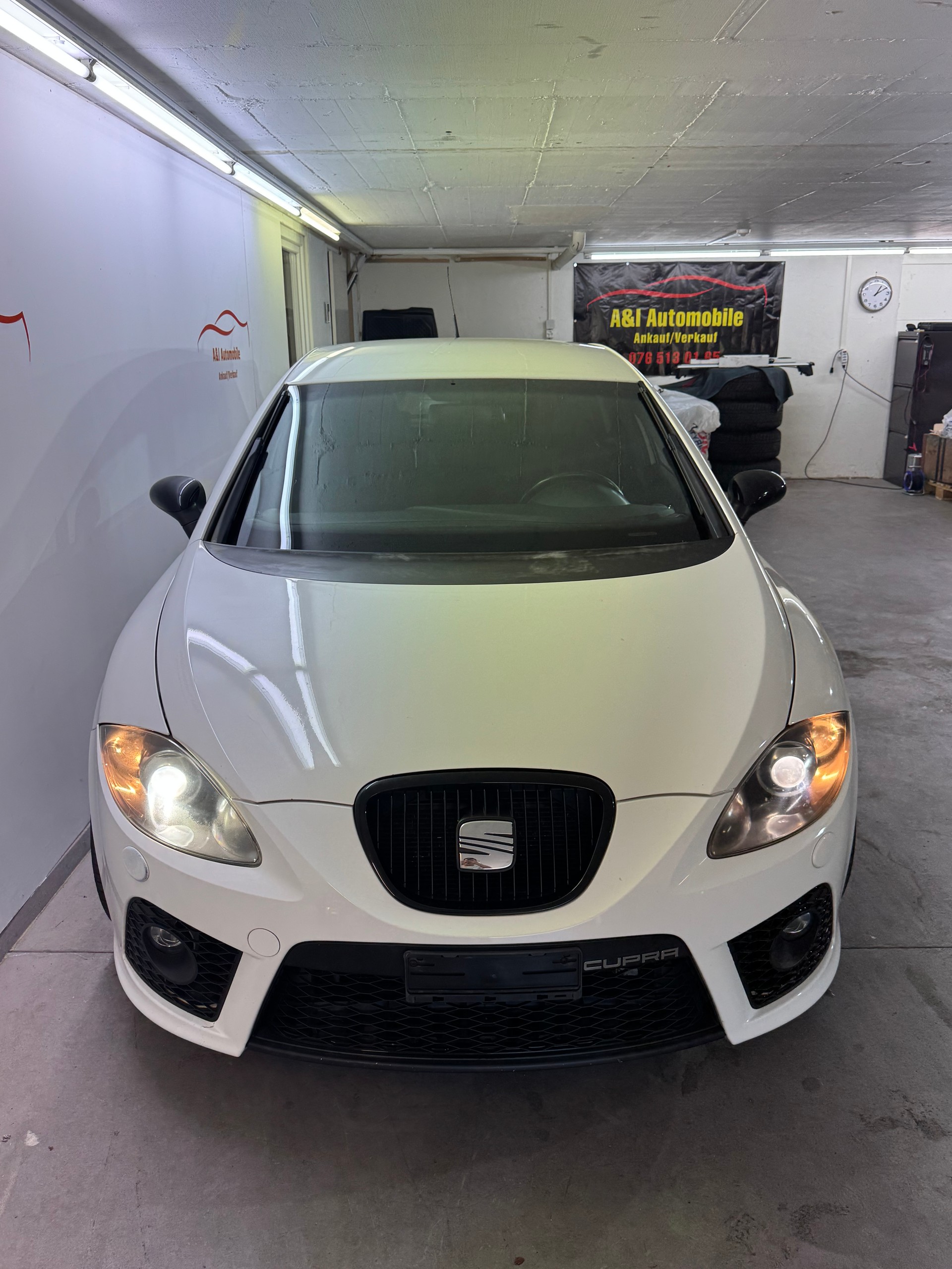 SEAT Leon 2.0 TSI Cupra-image-5
