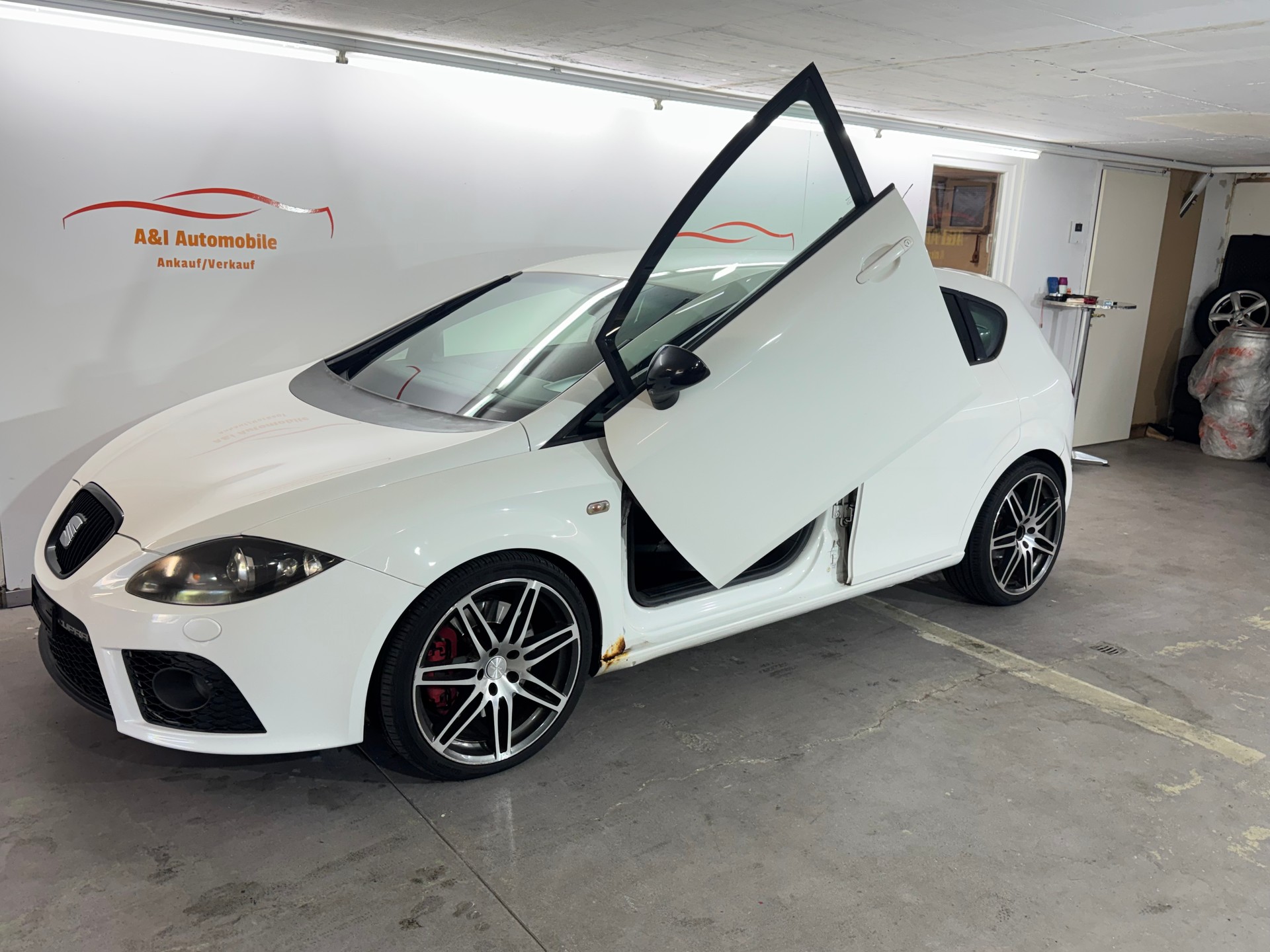 SEAT Leon 2.0 TSI Cupra-image-1