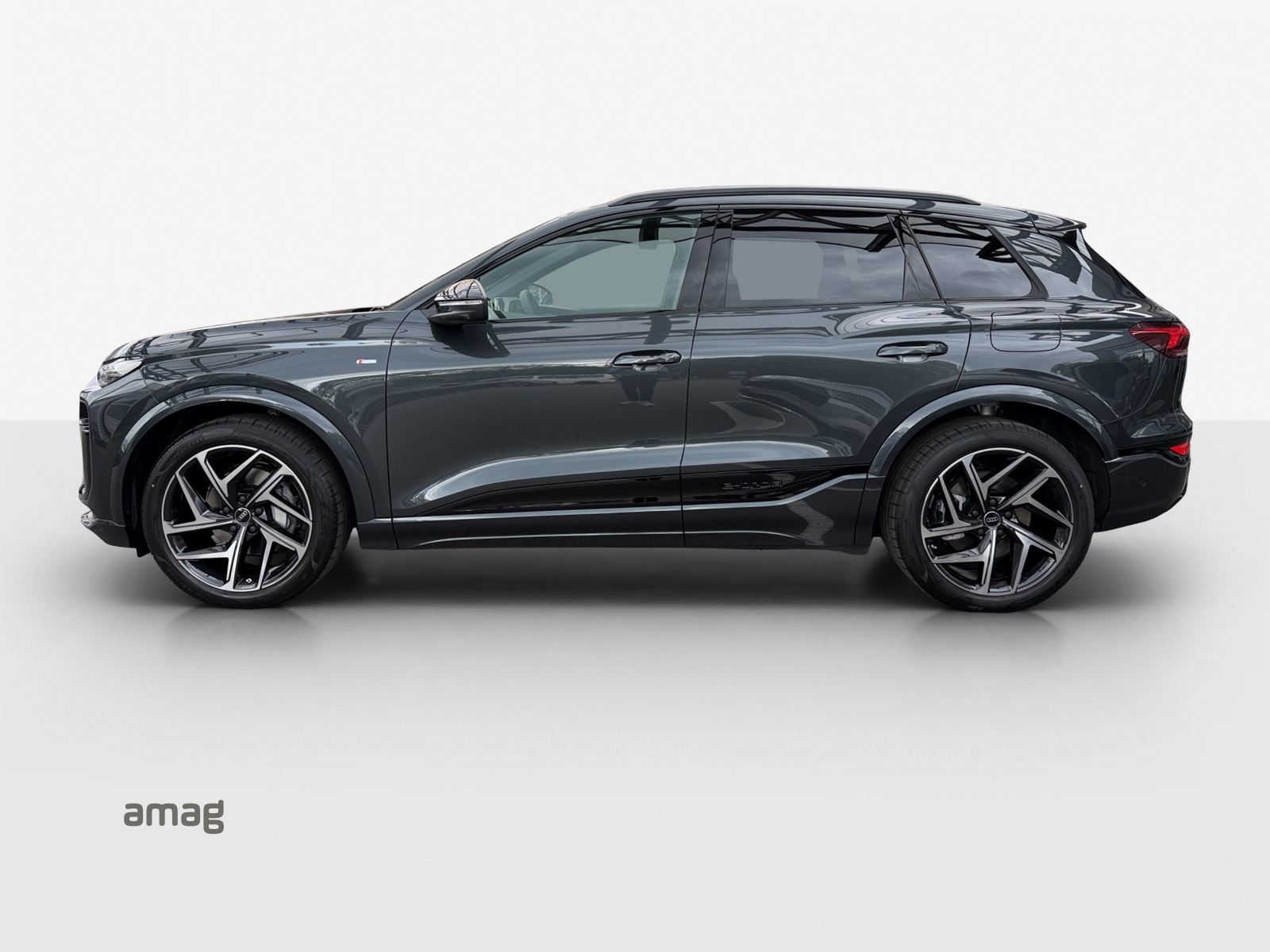 AUDI Q6 e-tron quattro-image-1