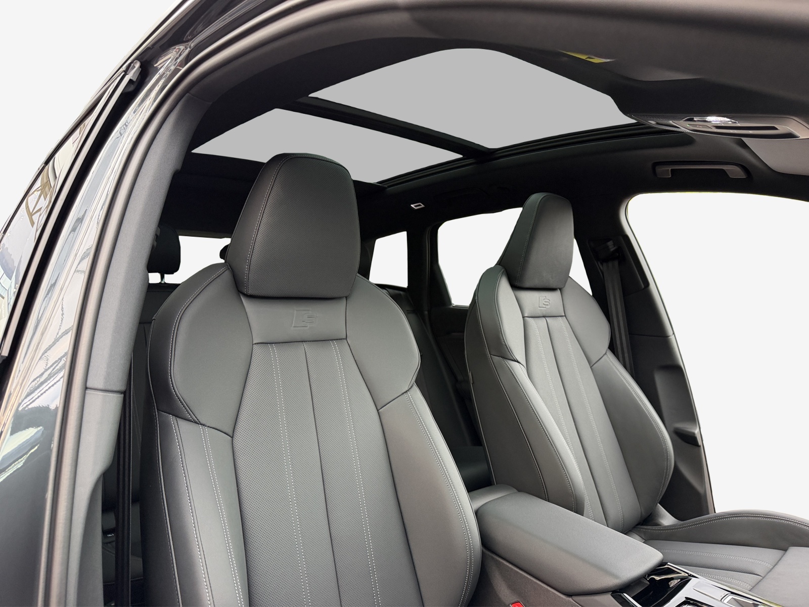 AUDI Q6 e-tron quattro-image-15
