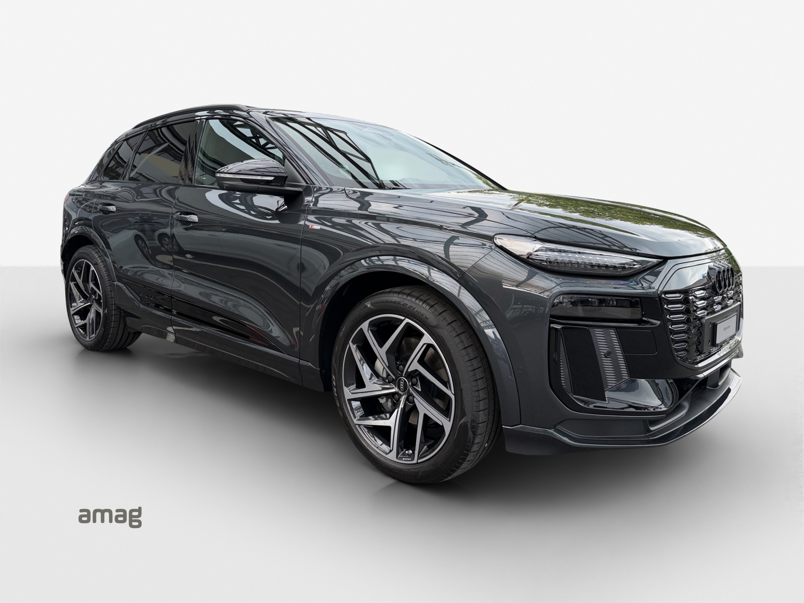 AUDI Q6 e-tron quattro-image-5