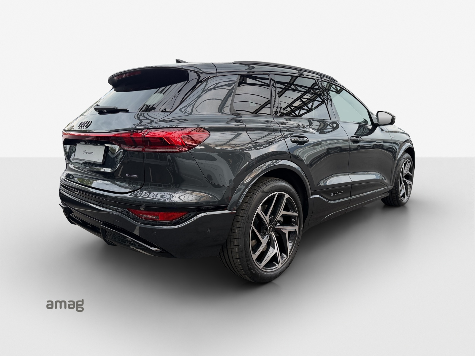AUDI Q6 e-tron quattro-image-4