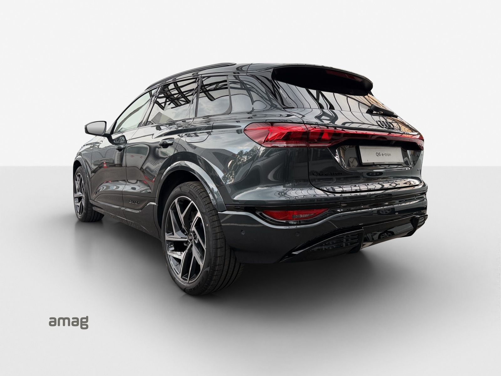AUDI Q6 e-tron quattro-image-2