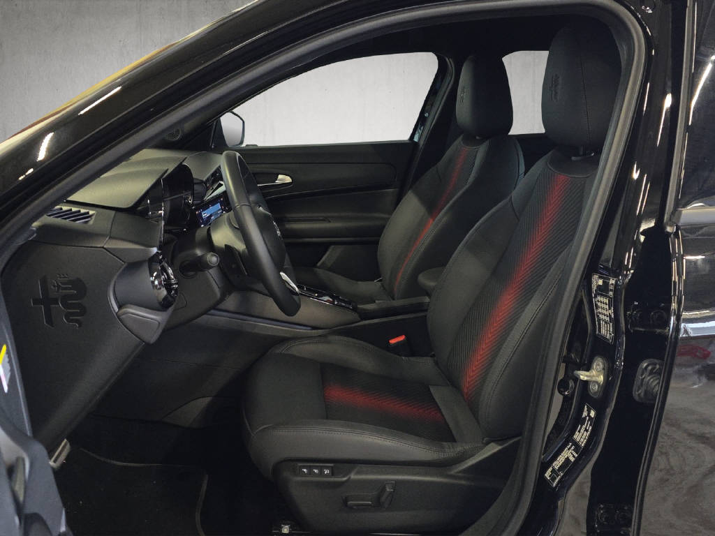 ALFA ROMEO Junior 1.2 48V Hybrid Speciale 8-fach bereift-image-8