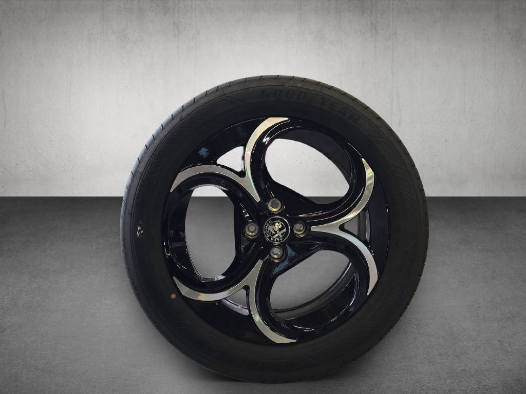 ALFA ROMEO Junior 1.2 48V Hybrid Speciale 8-fach bereift-image-14
