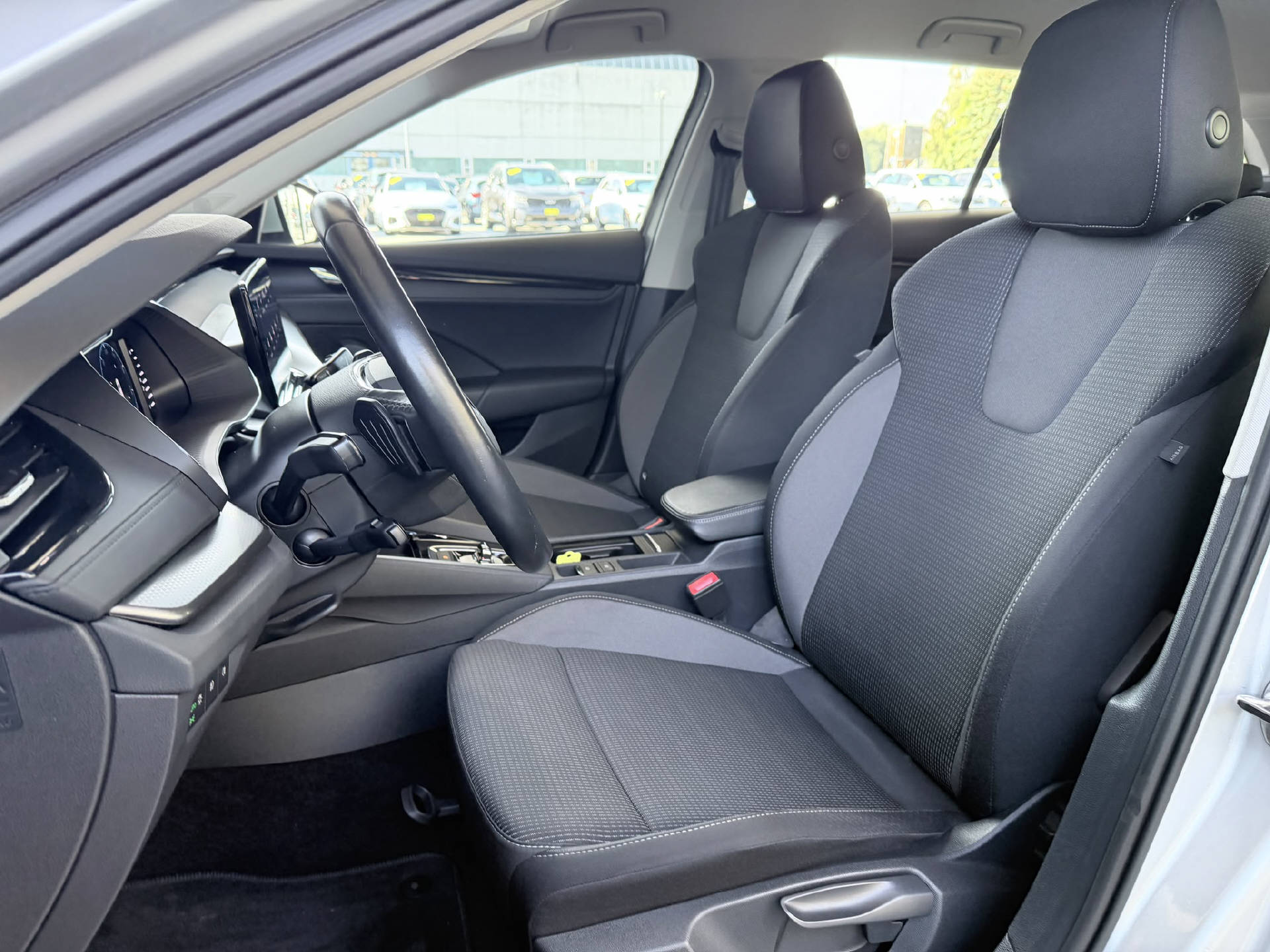 SKODA Octavia Combi 2.0 TDI 150 Ambition DSG-image-5