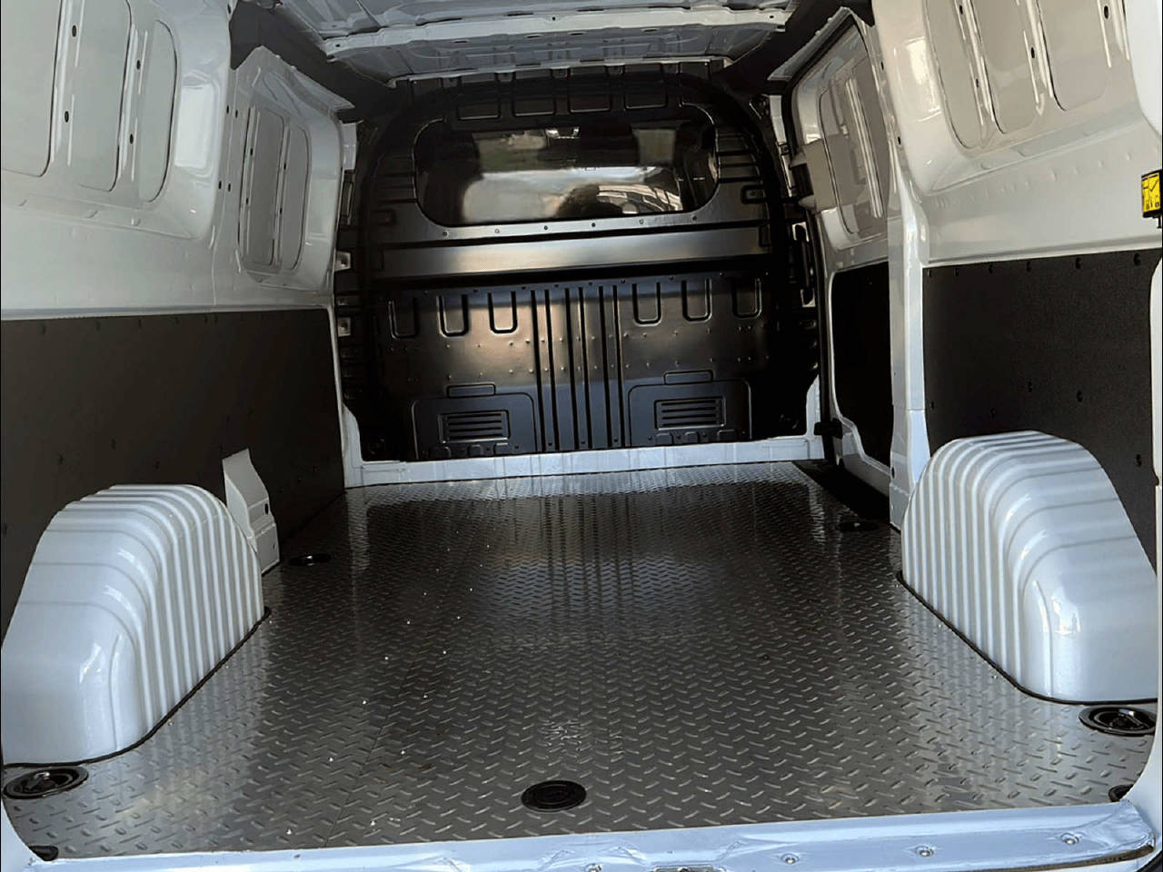 MAXUS Deliver 7 Kaw. L2H1 2.0 TD Base-image-5