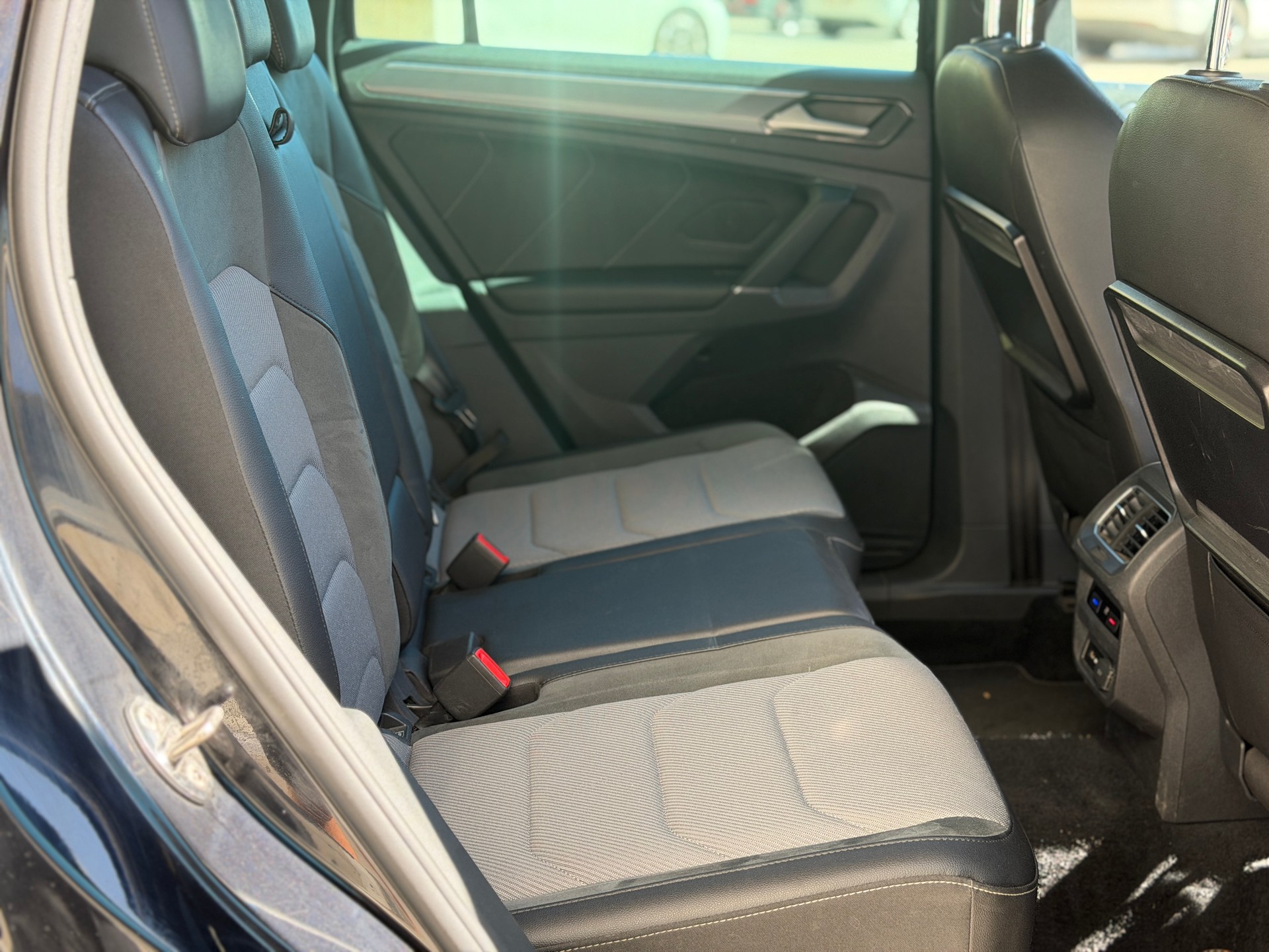 VW Tiguan 2.0 TDI SCR Highline 4Motion DSG R-Line-image-24