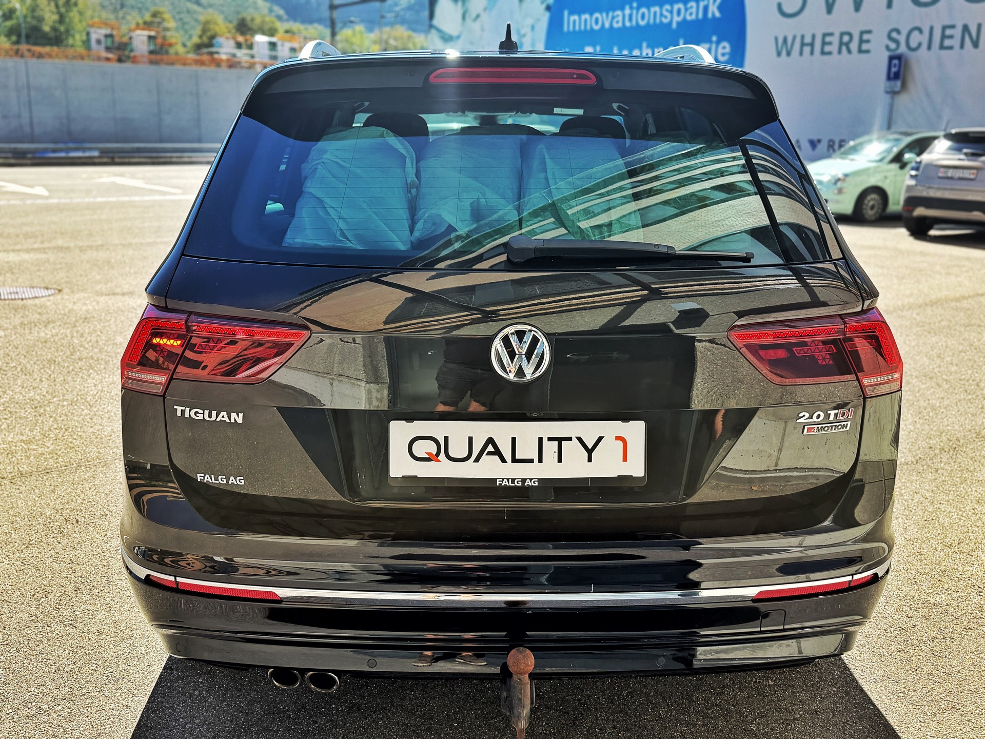 VW Tiguan 2.0 TDI SCR Highline 4Motion DSG R-Line-image-3