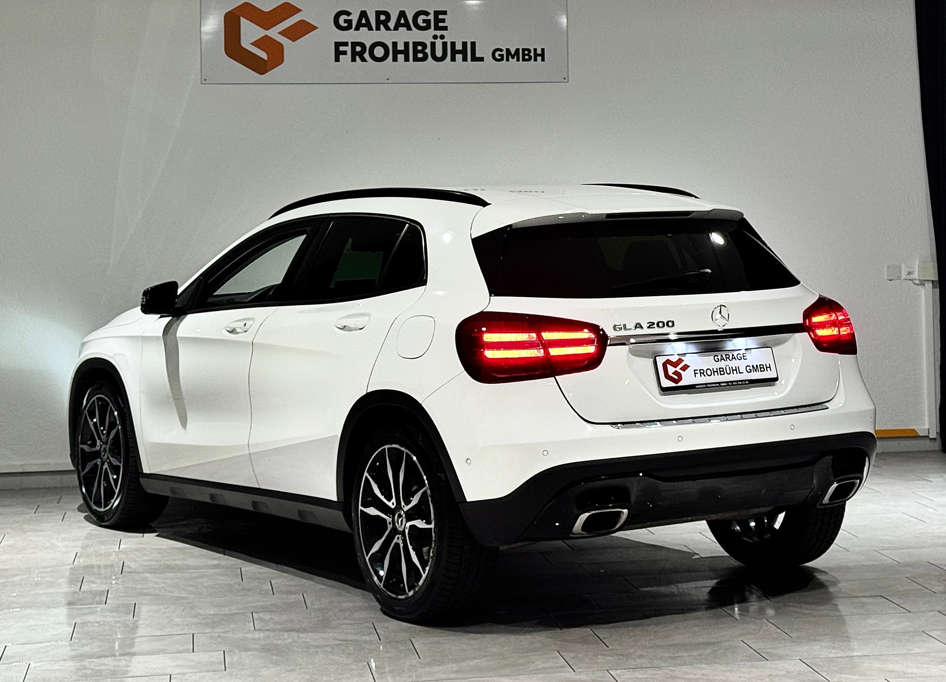 MERCEDES-BENZ GLA 200 Night Star 7G-DCT-image-5