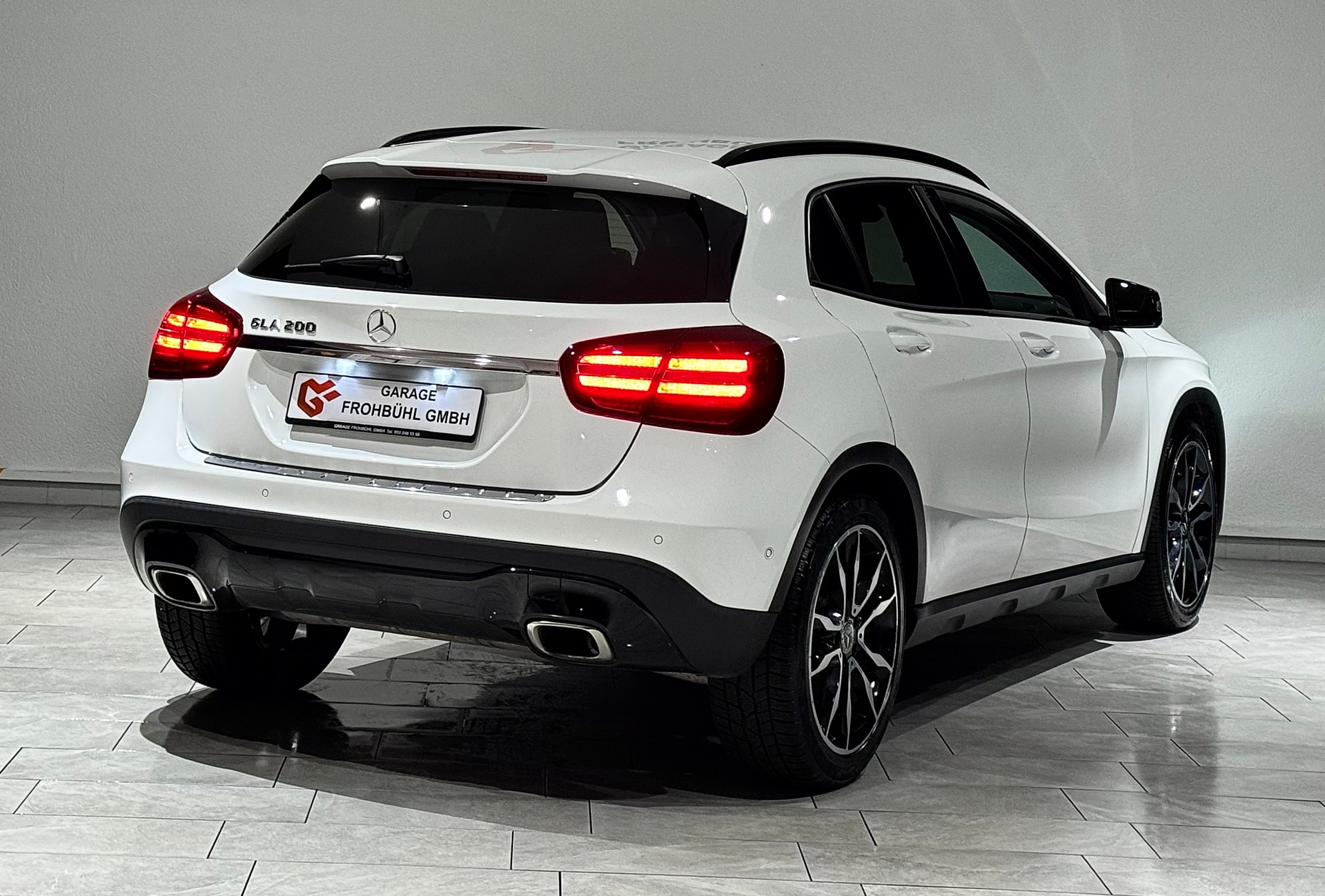MERCEDES-BENZ GLA 200 Night Star 7G-DCT-image-4
