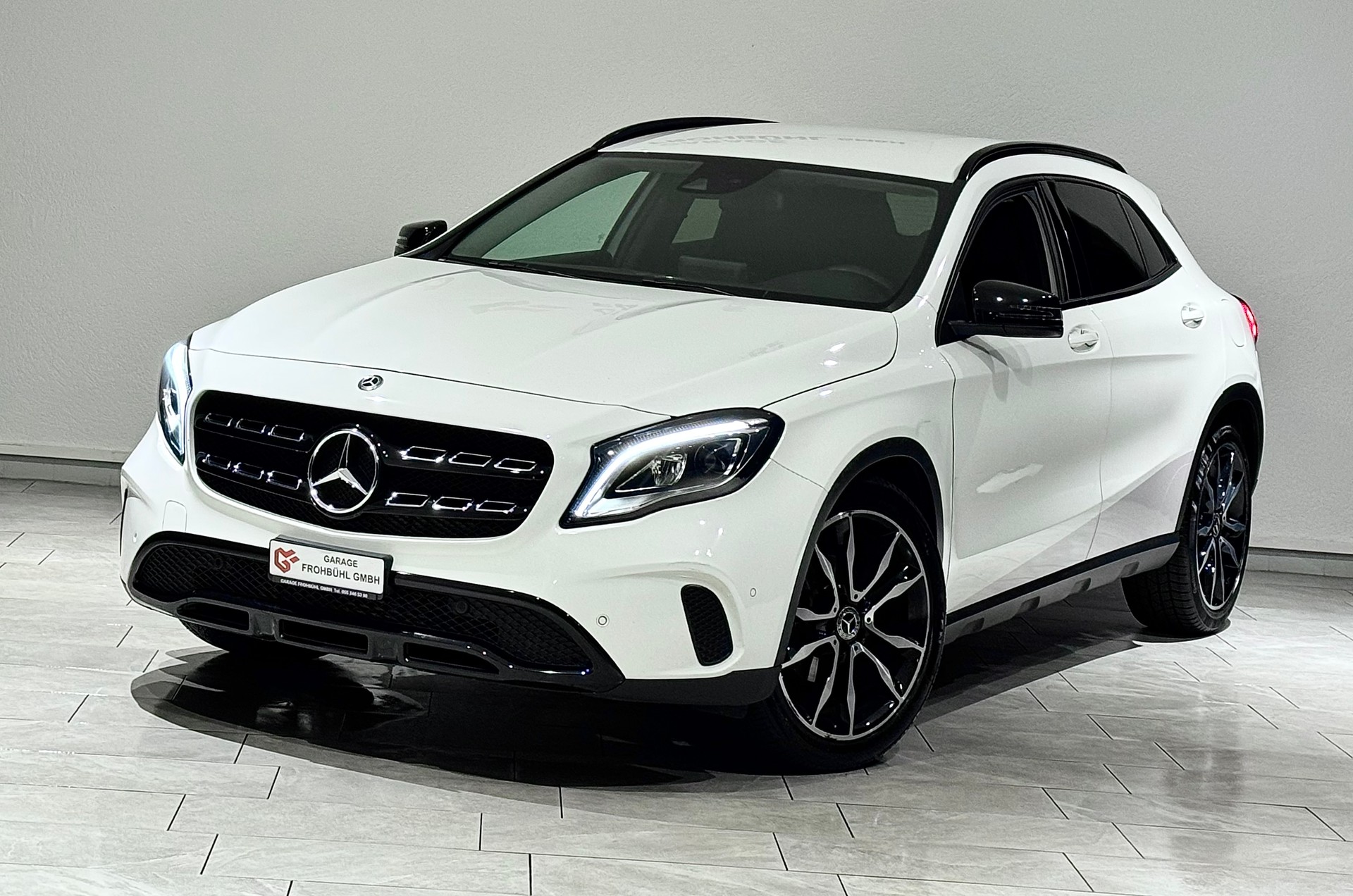 MERCEDES-BENZ GLA 200 Night Star 7G-DCT-image-3