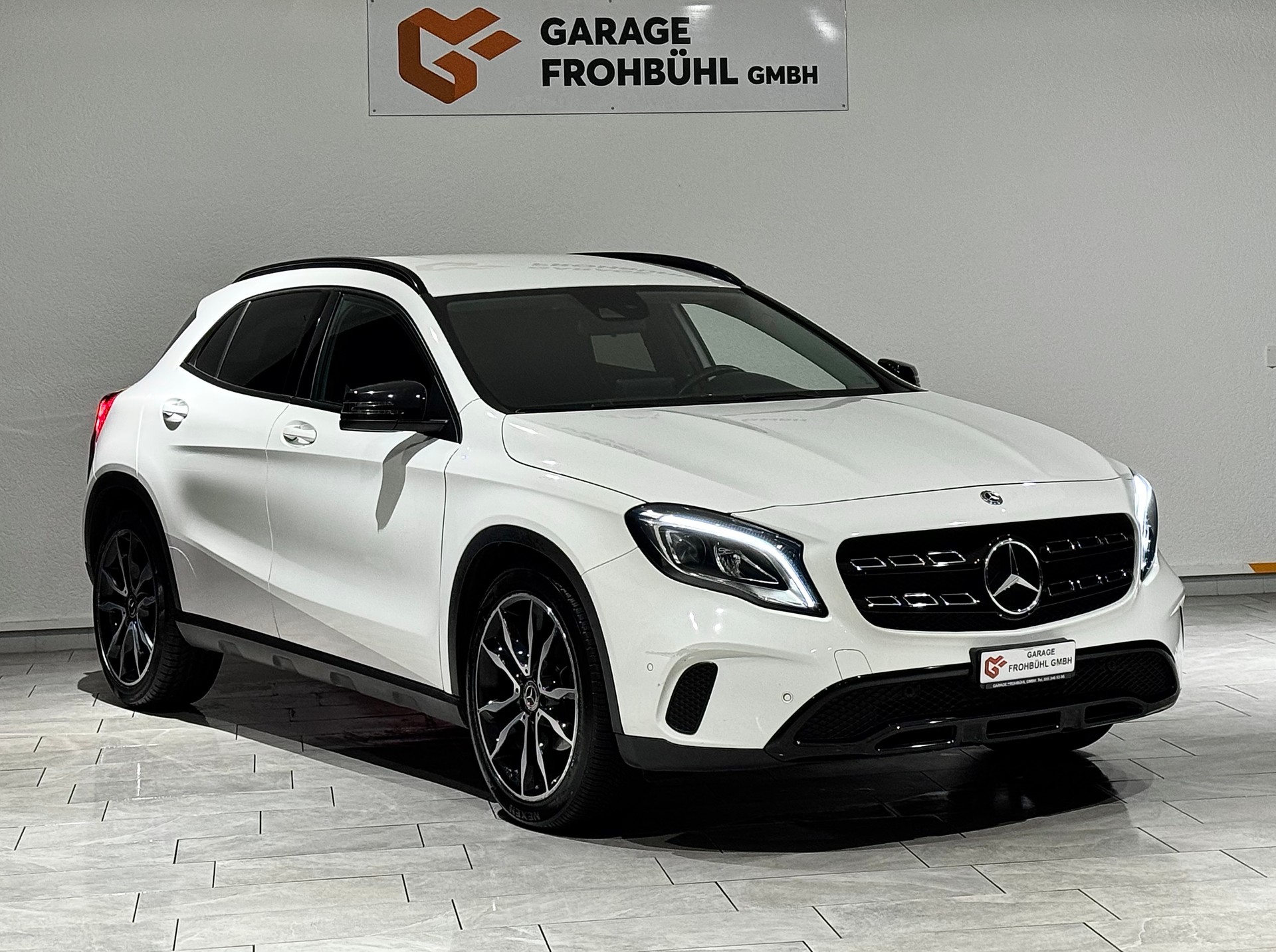 MERCEDES-BENZ GLA 200 Night Star 7G-DCT-image-2