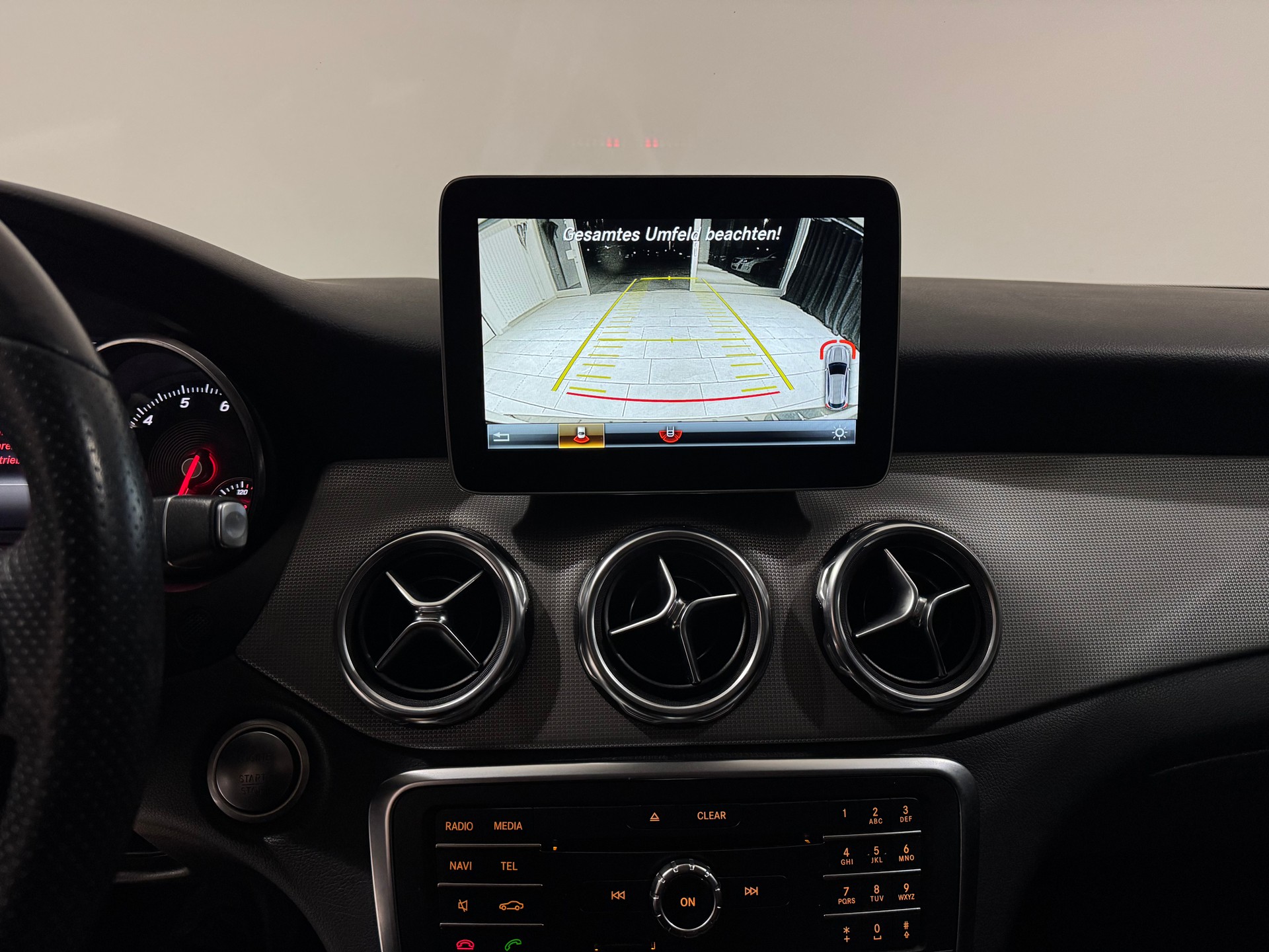 MERCEDES-BENZ GLA 200 Night Star 7G-DCT-image-14