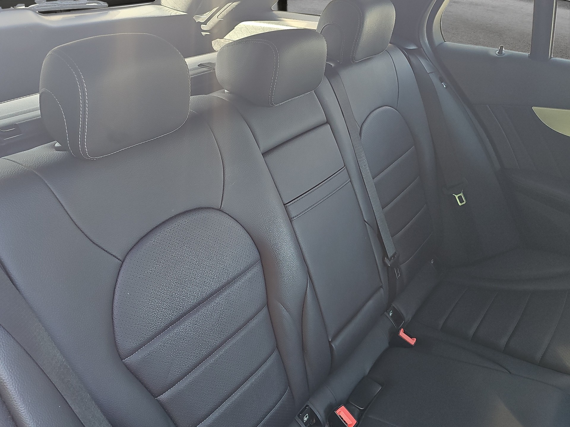 MERCEDES-BENZ C 200 AMG Line 4Matic 9G-Tronic-image-13