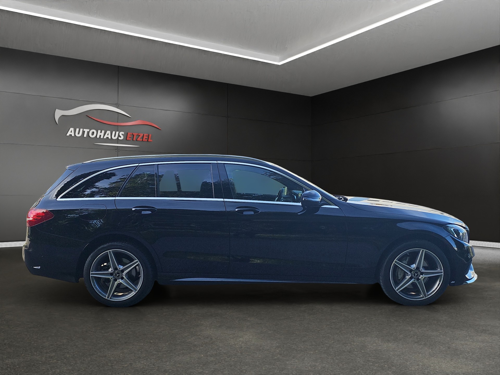 MERCEDES-BENZ C 200 AMG Line 4Matic 9G-Tronic-image-3