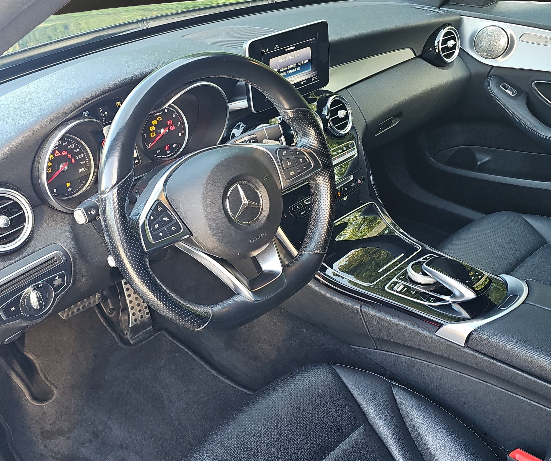 MERCEDES-BENZ C 200 AMG Line 4Matic 9G-Tronic-image-8