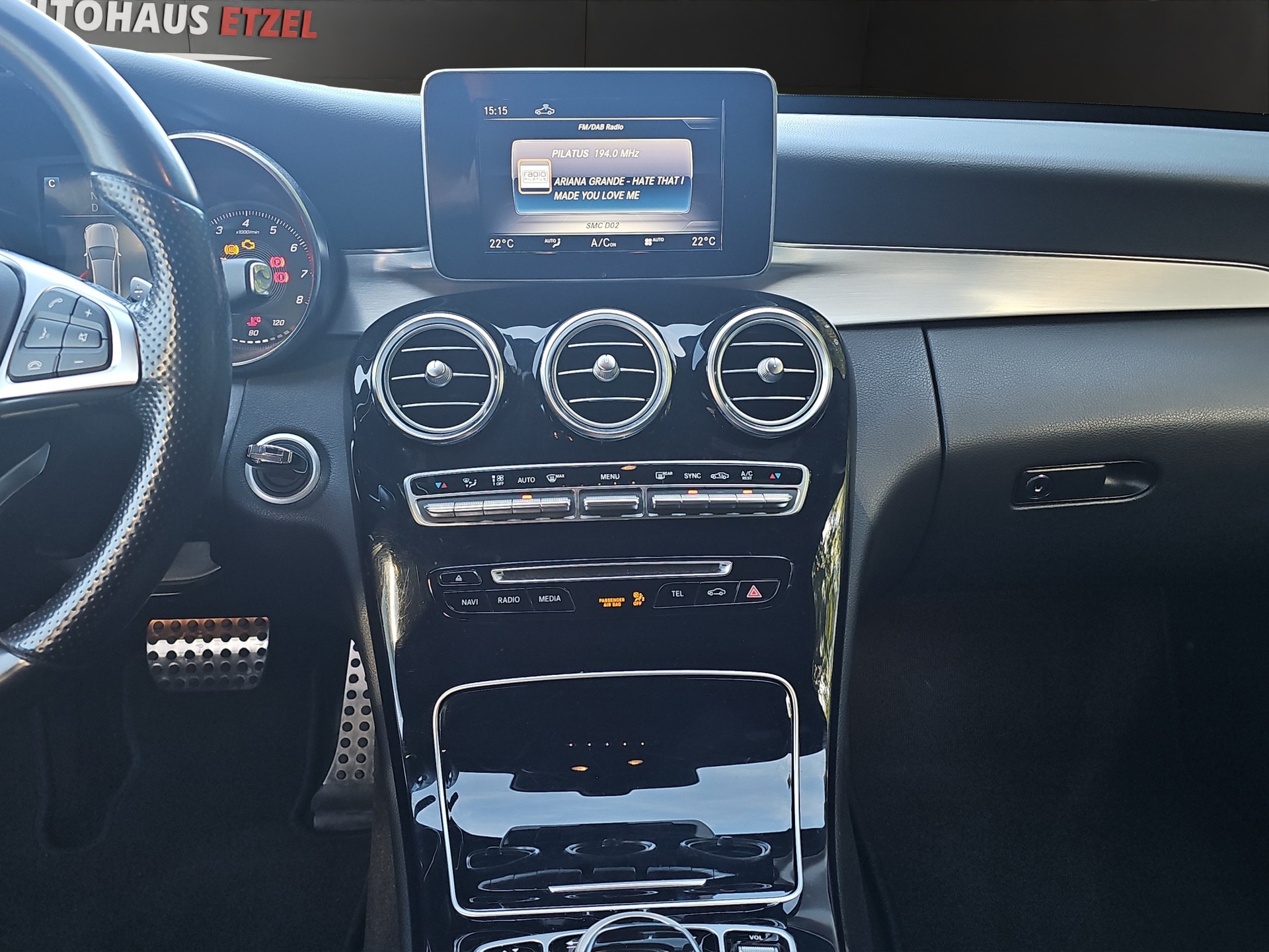 MERCEDES-BENZ C 200 AMG Line 4Matic 9G-Tronic-image-11