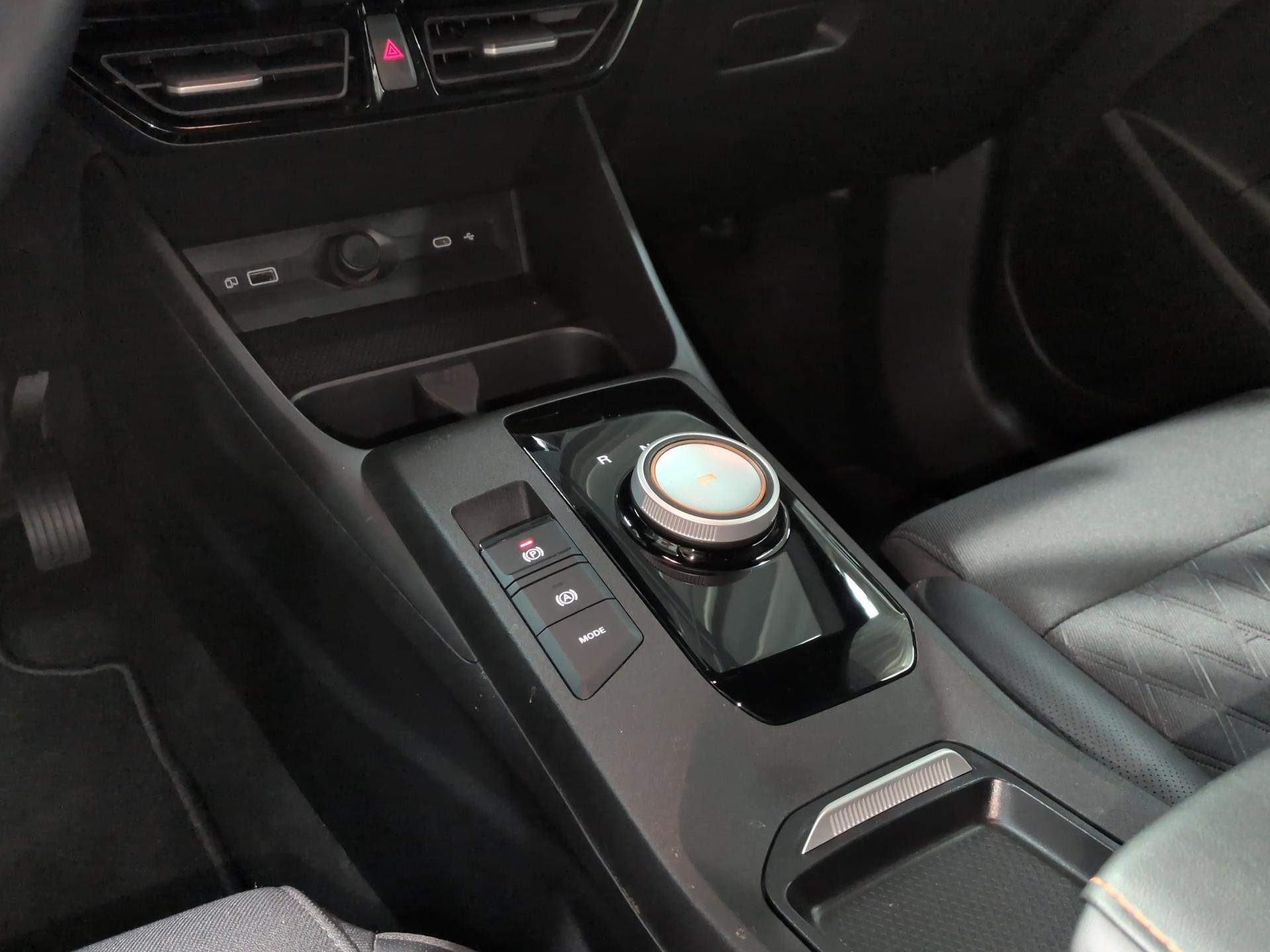 MG 3 1.5 Hybrid Luxury Aut.-image-11
