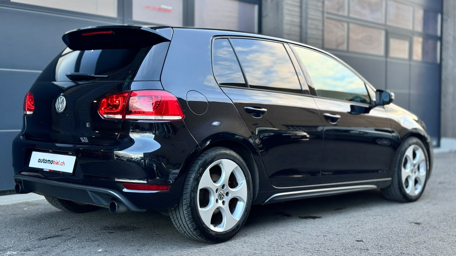 VW Golf 2.0 TSI GTI-image-4