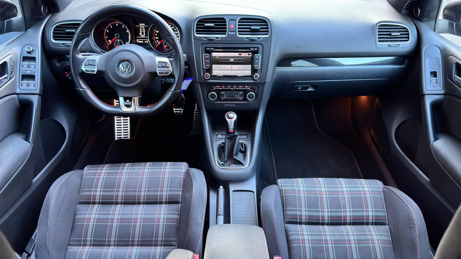 VW Golf 2.0 TSI GTI-image-6