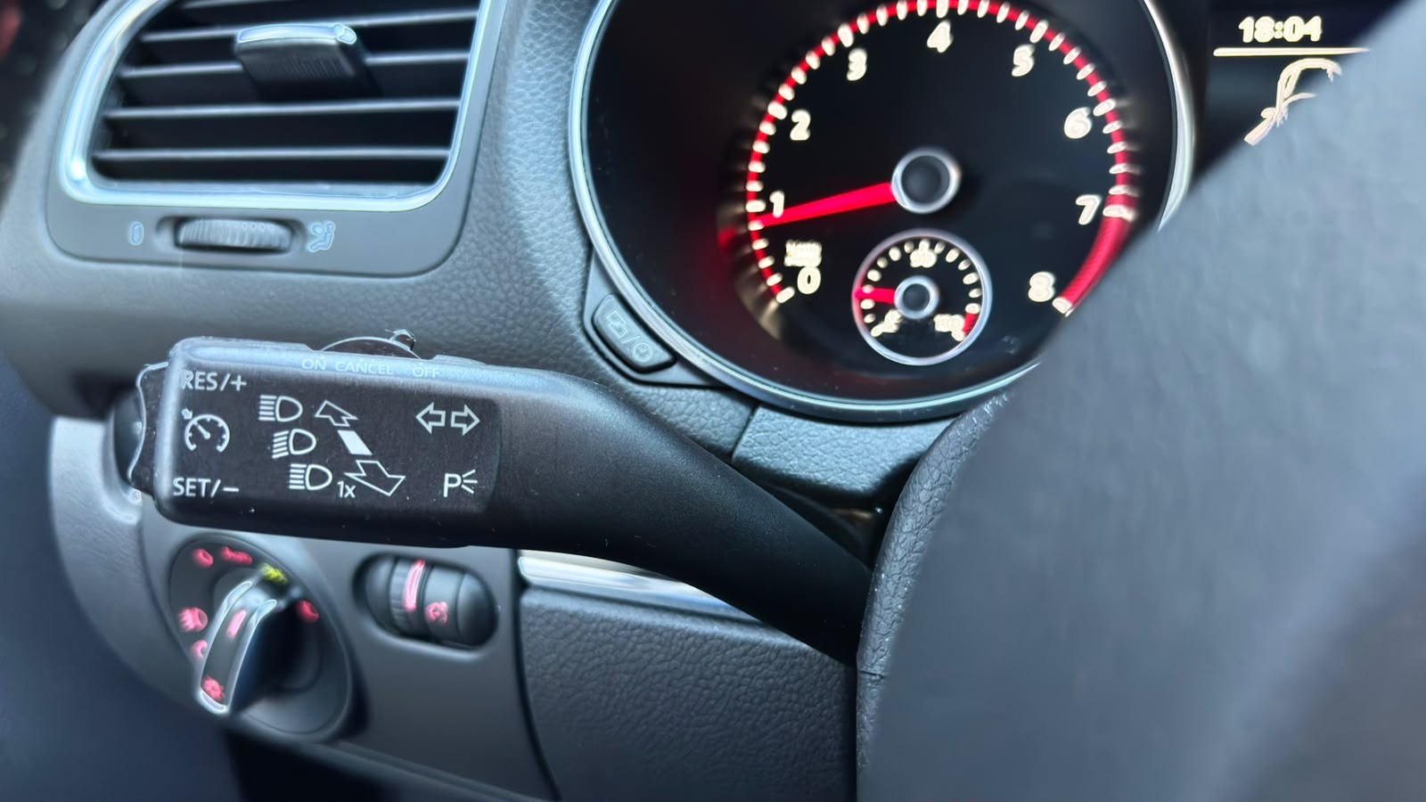 VW Golf 2.0 TSI GTI-image-10