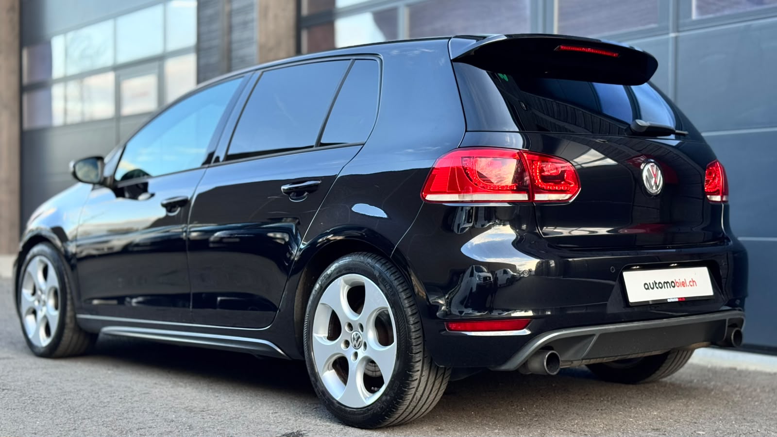 VW Golf 2.0 TSI GTI-image-3