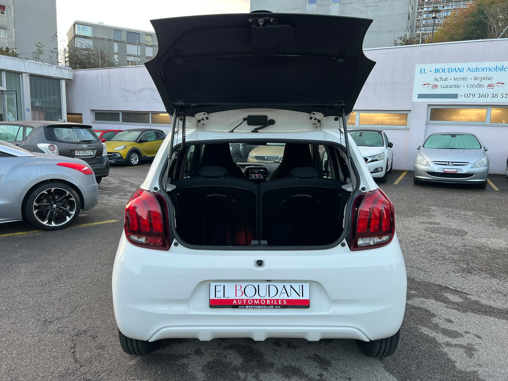 PEUGEOT 108 1.2 VTi Allure-image-6