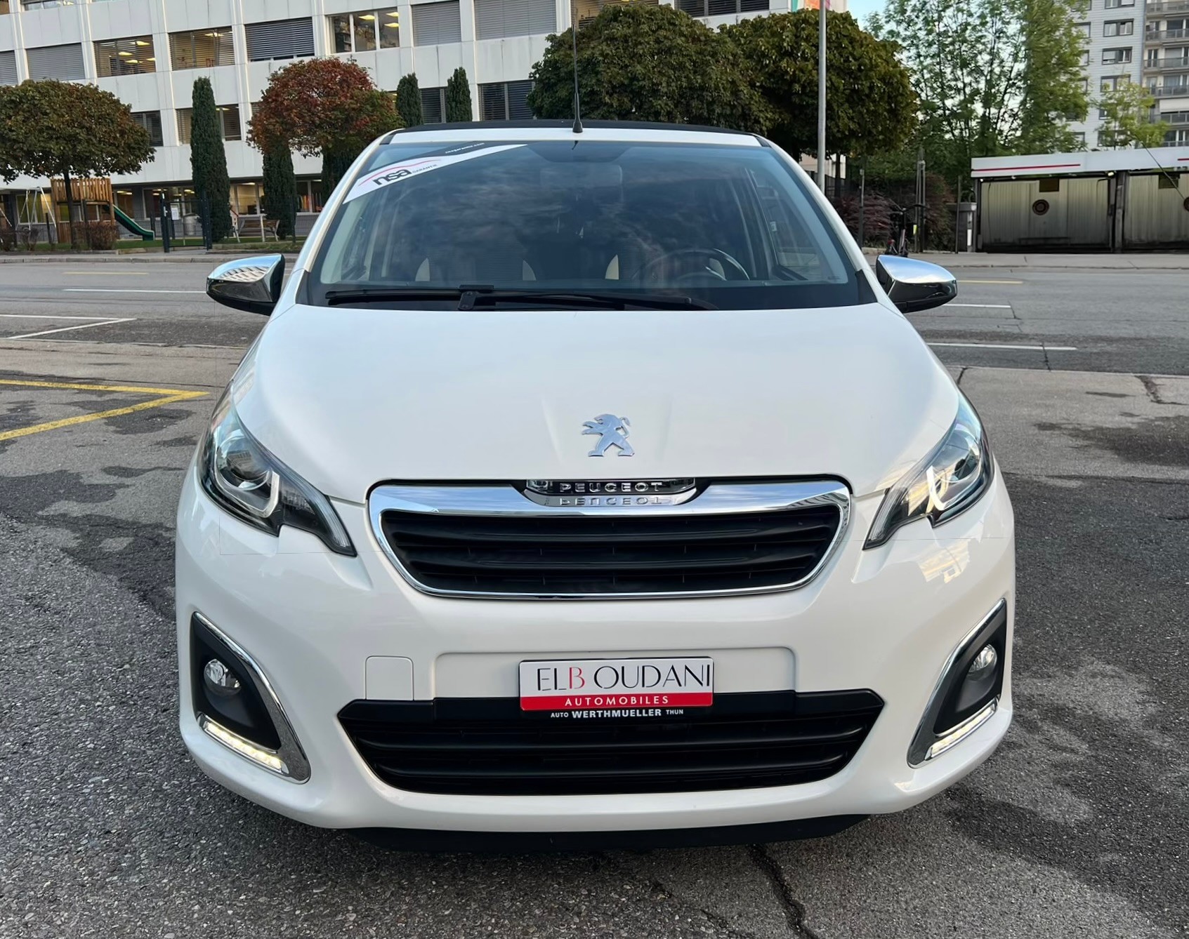 PEUGEOT 108 1.2 VTi Allure-image-1
