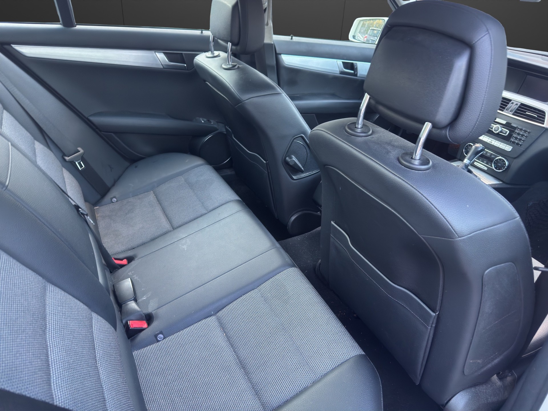 MERCEDES-BENZ C 180 BlueEfficiency Avantgarde 7G-Tronic-image-11