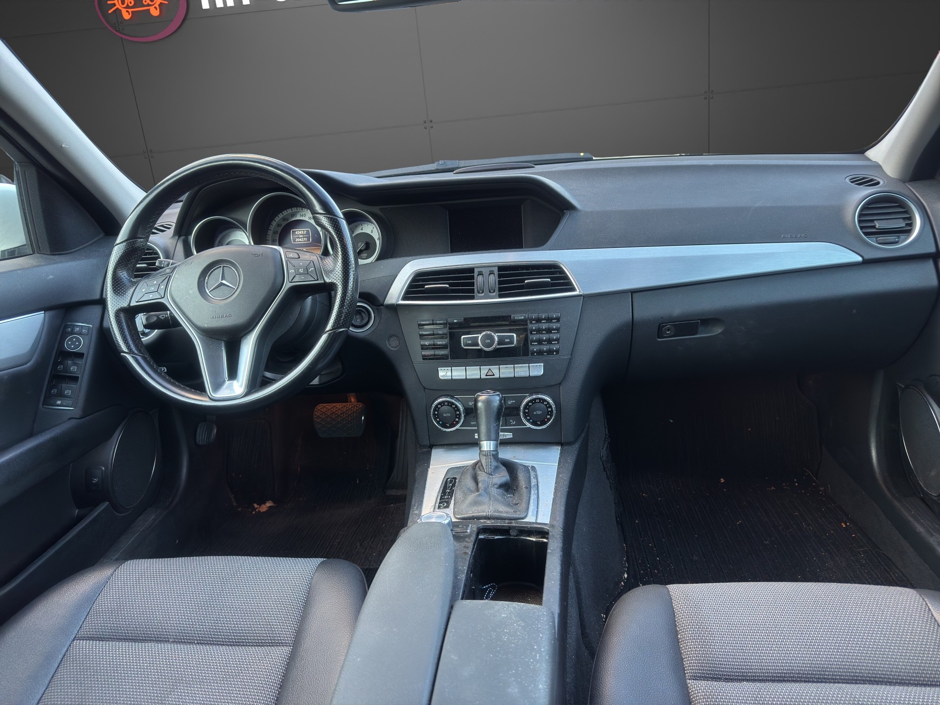 MERCEDES-BENZ C 180 BlueEfficiency Avantgarde 7G-Tronic-image-12
