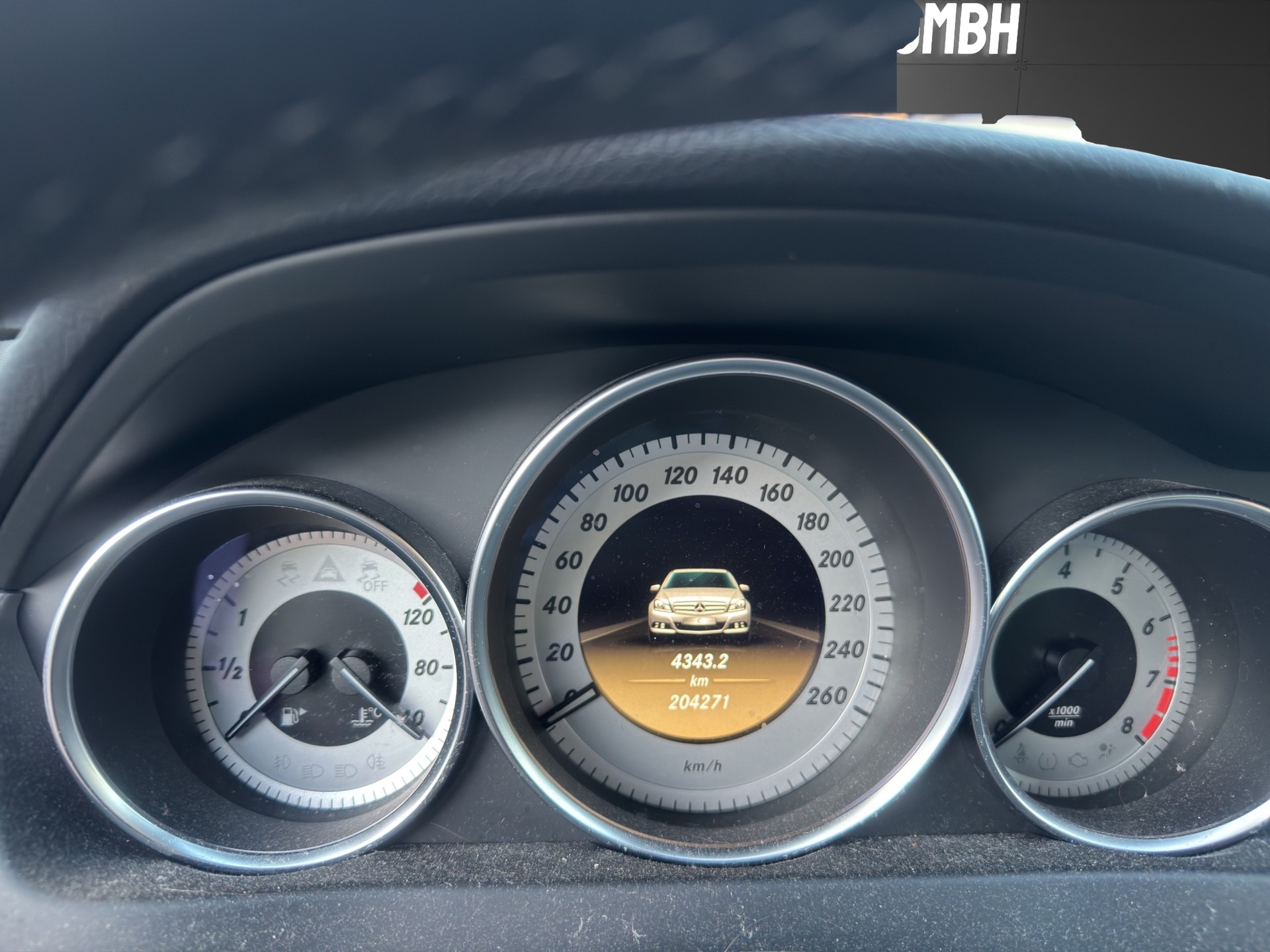 MERCEDES-BENZ C 180 BlueEfficiency Avantgarde 7G-Tronic-image-14