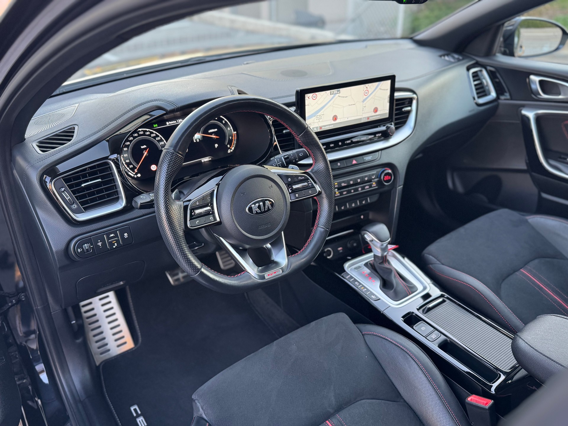 KIA Ceed 1.6 T-GDi GT DCT-image-9