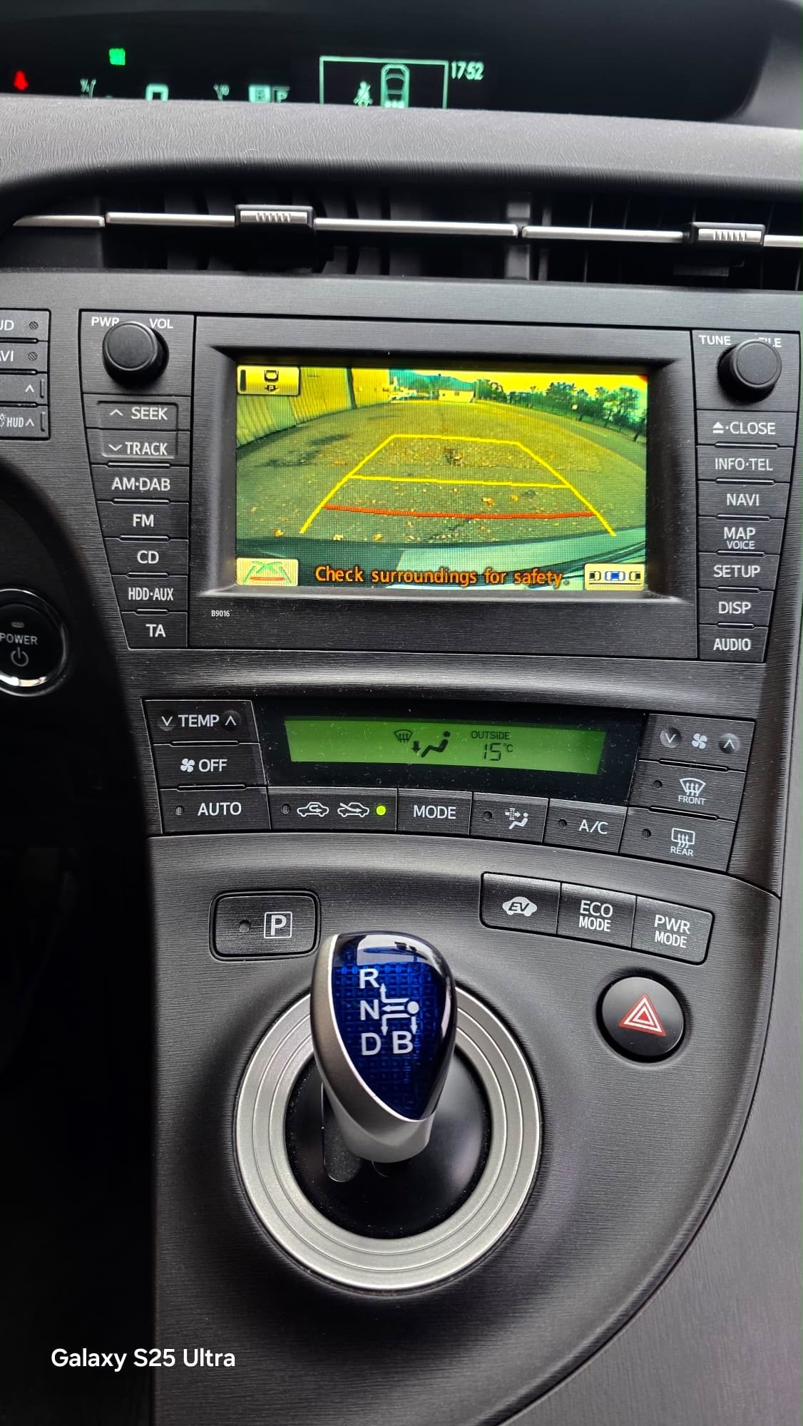 TOYOTA Prius 1.8 16V HSD Sol Premium-image-13