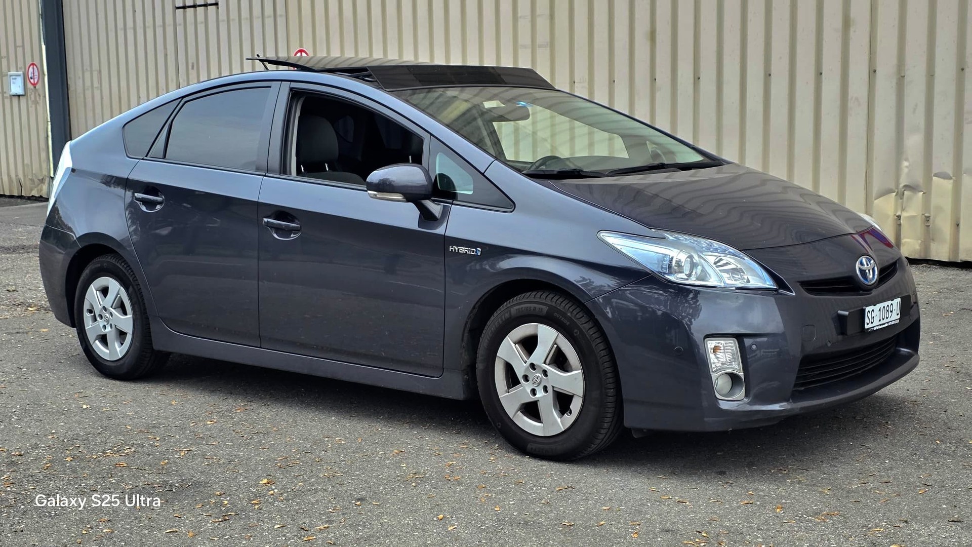 TOYOTA Prius 1.8 16V HSD Sol Premium-image-1