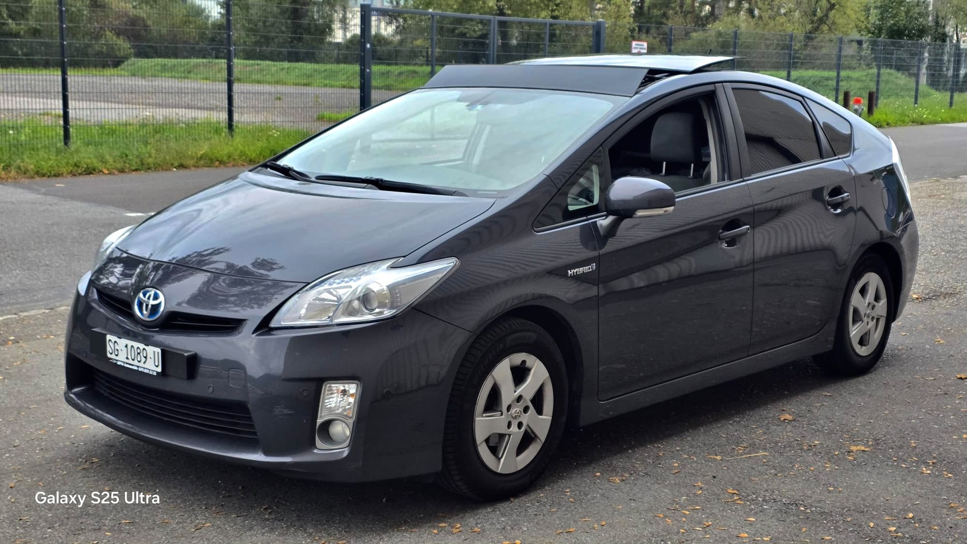 TOYOTA Prius 1.8 16V HSD Sol Premium-image-2